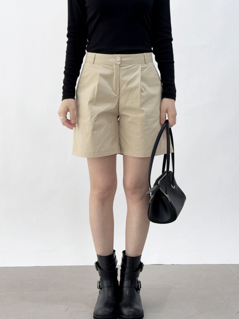ROIA（ロイア）の「Agnelli 3/4 pintuck shorts（Pants）」