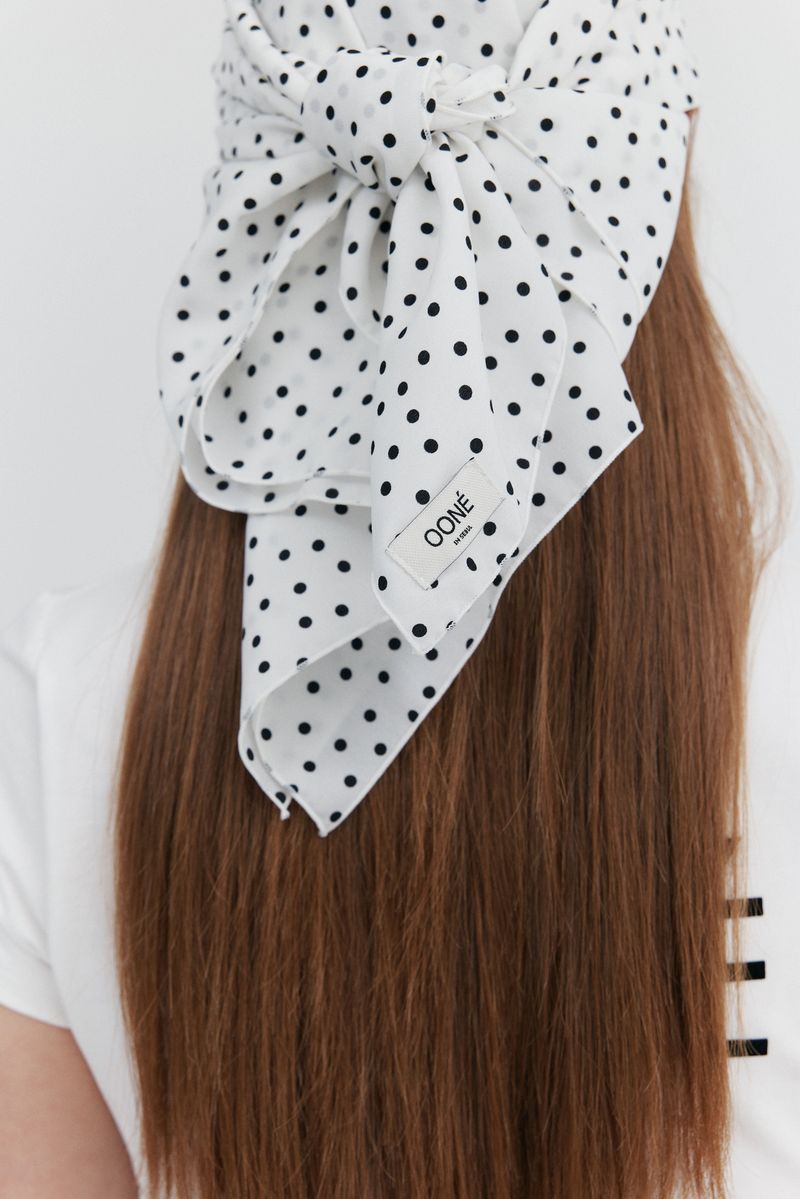 OONE（ウネ）の「【MADE】 ポルカドットシュシュ_アイボリー（ヘアアクセサリー）」