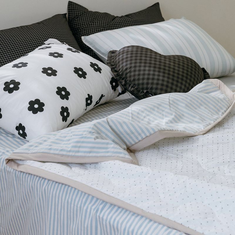 Borderline Pattern Reversible Summer Comforter - simple dot - Q size