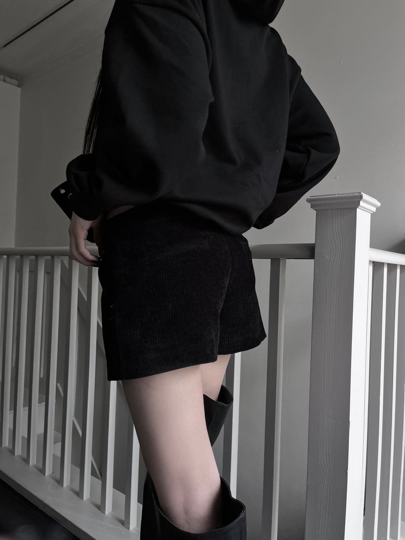 corduroy rivet short pants