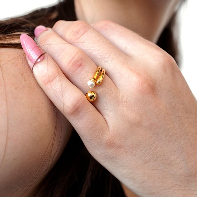 Pearl rayered ring