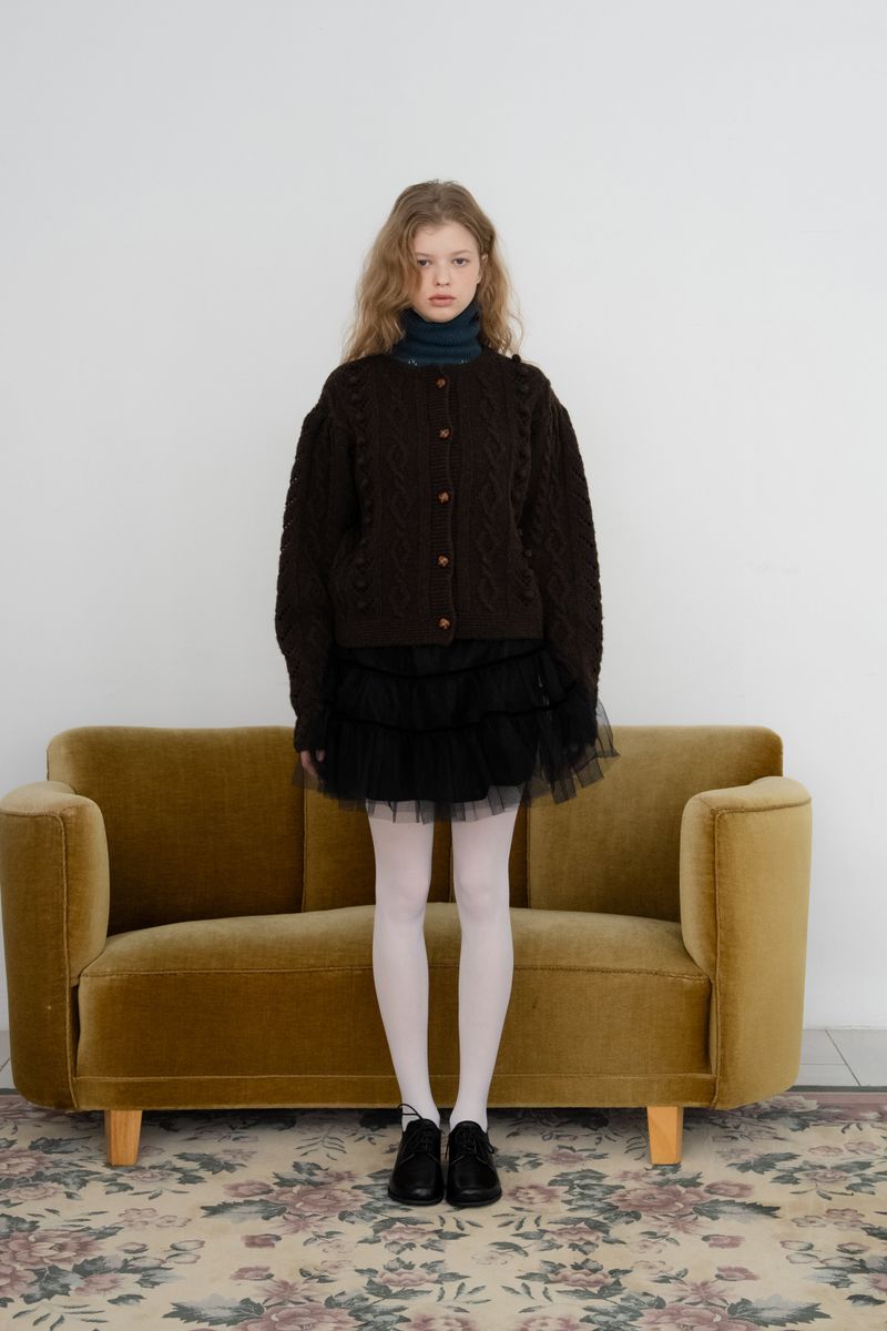 Grandma pom cardigan_brown