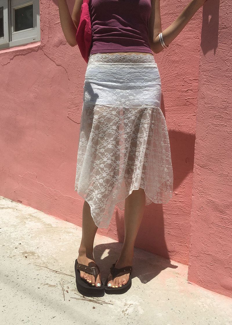 LACE SHIRRING SKIRT
