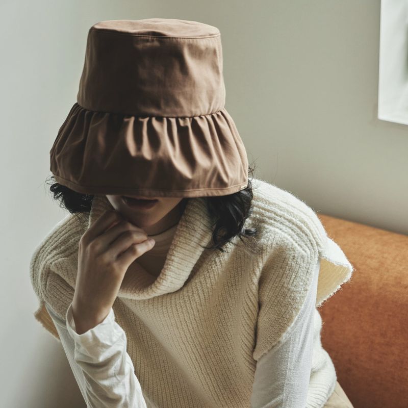 Metal Tip Shirring Bucket Hat / Brick
