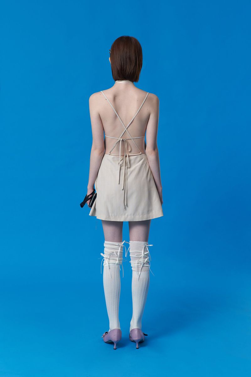 BACK POINT PLEATS WOVEN DRESS [MULTI]