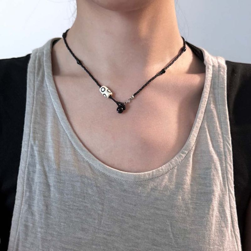Dot column necklace (black)