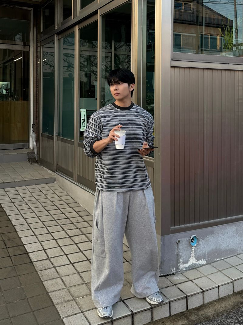 Washed long-sleeved T-shirt