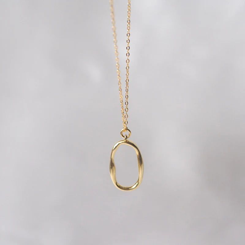 éclater(エクラテ)の「Oval Hoop Necklace(Accessories)」