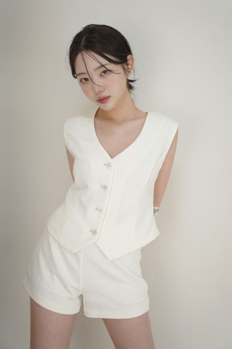 lnes vest - white