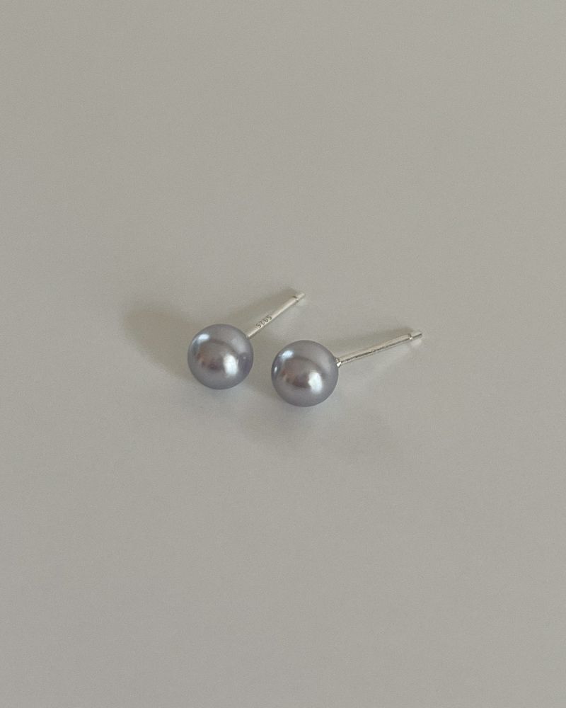 Angel pearl earring (silver)