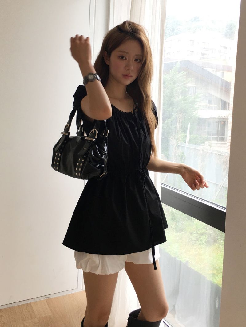 Ruby ring stud shoulder bag