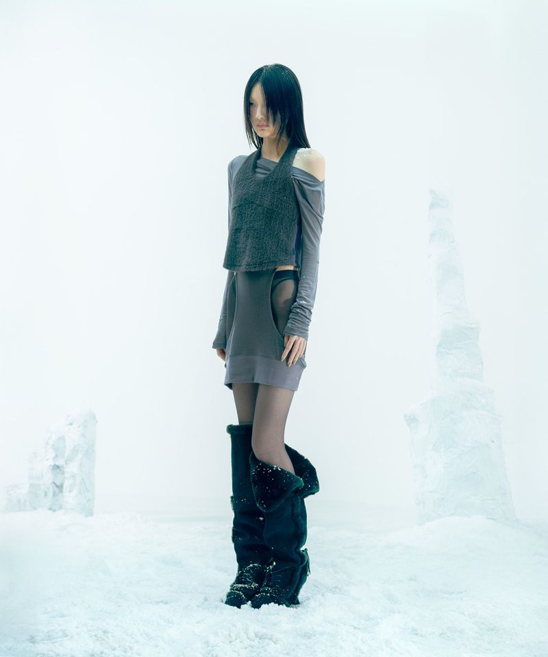 ojos（オホス）の「Asym Shearling Wedge Boot / Black（Shoes）」