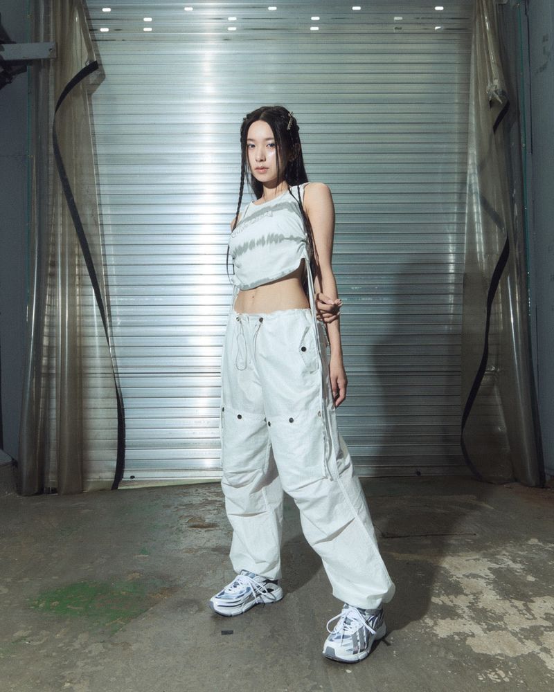 glossy snap jogger pt - white