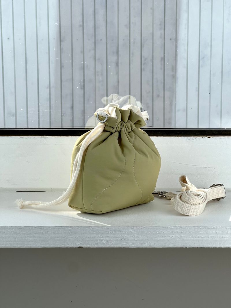 Padding String cross bag mini