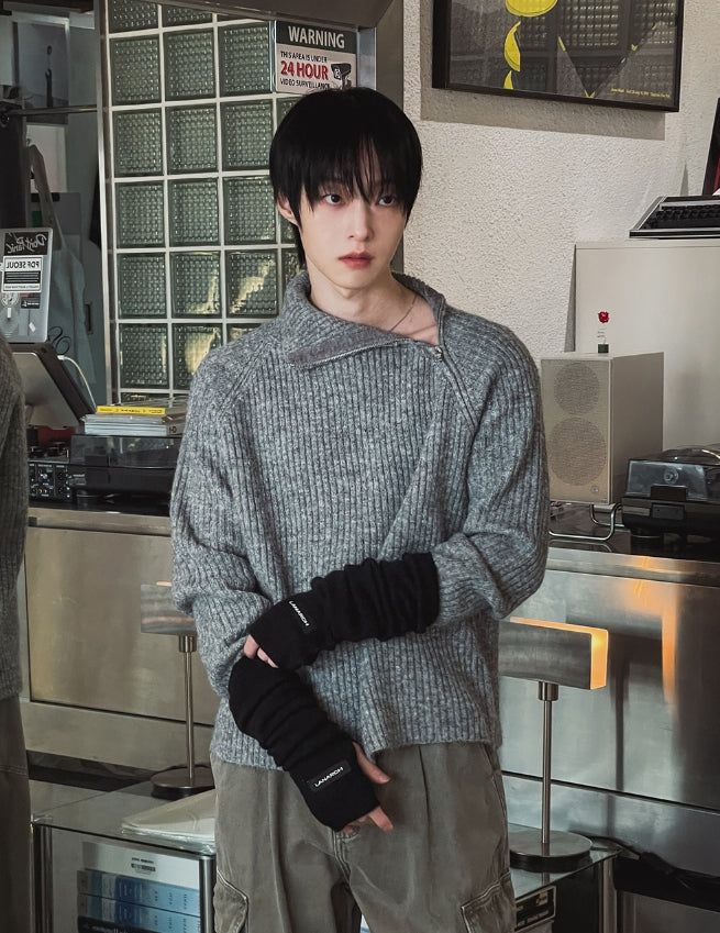 [LANARCH] Raven Knit Hand warmers