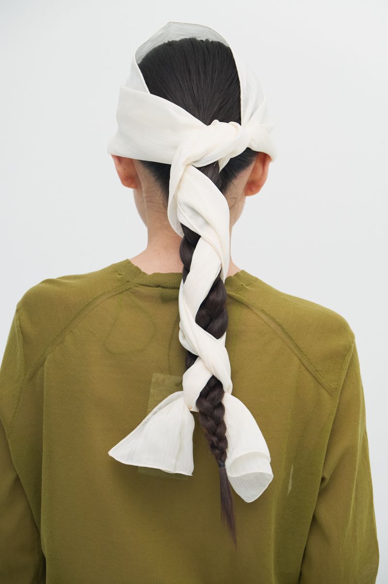 Airy pleats skin scarf_cream