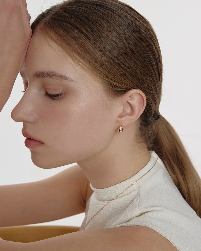 hyeres lor（イエール・ロール）の「25FW★ Champagne Full Moon Silver Mary Bowl Earrings（Accessories）」