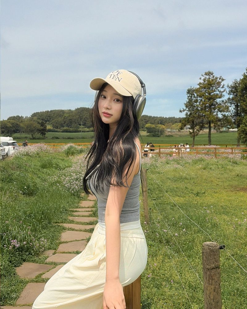 Betts layered sleeveless (with built‑in cups)