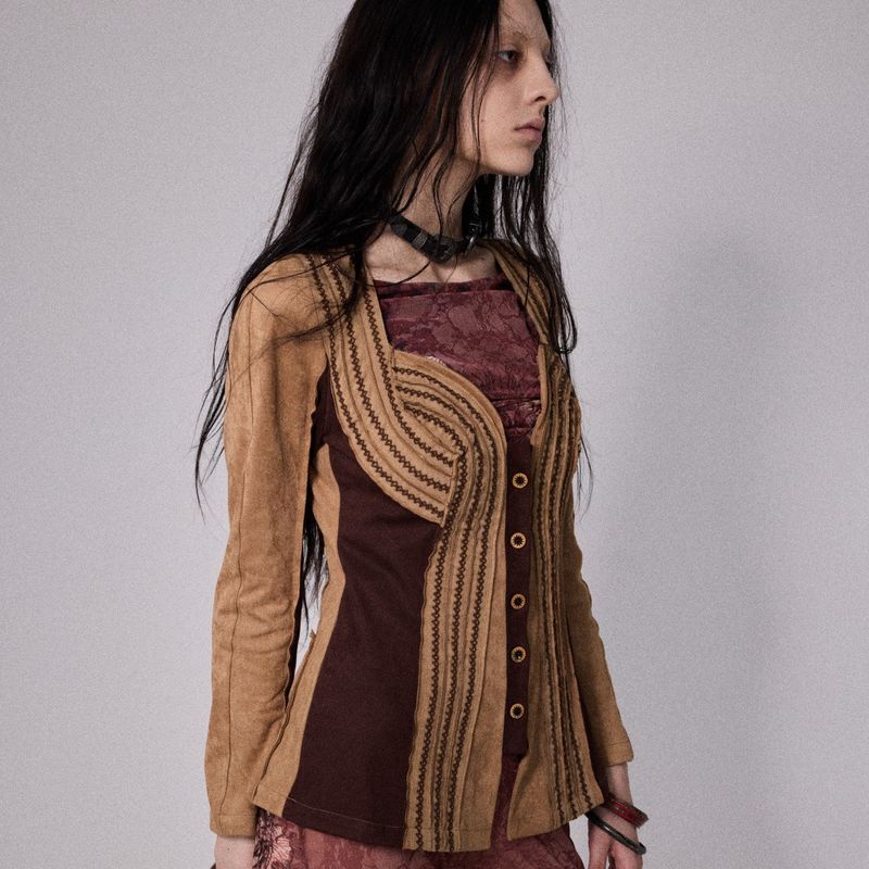 SHEISSHE/SUEDE SPLICED STRUCTURED SLIM-FIT JACKET