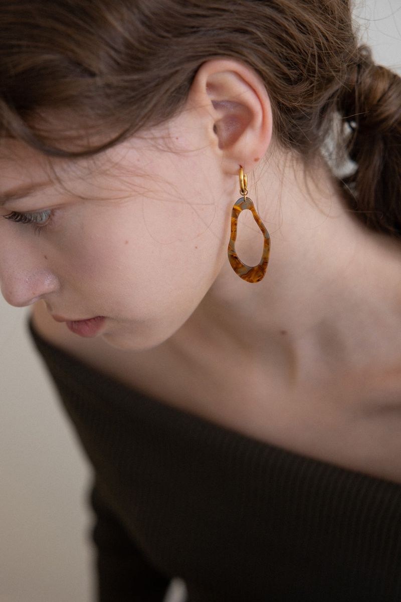 Brown unique shape drop gold earring