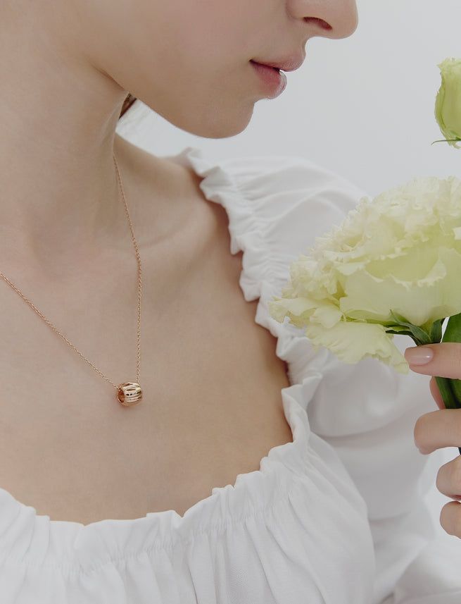 26SS★ Ice Cushion Silver Necklace