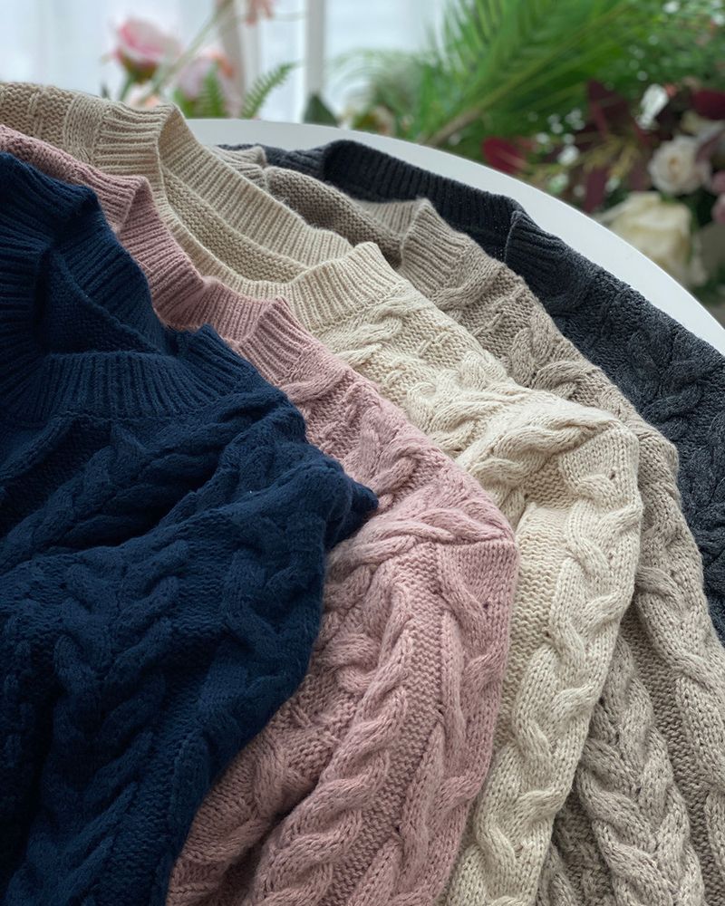 Cabbler Heavy Cable Knit Round Neck