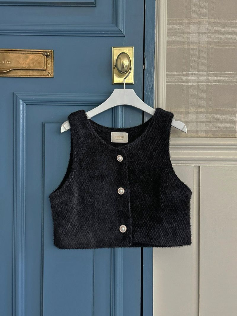 Bear Bookle button vest
