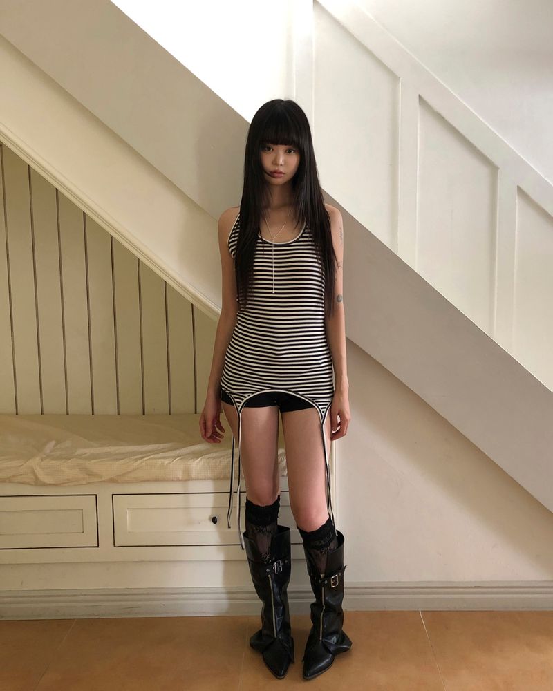 Hedon Striped Halter Long Sleeveless Top