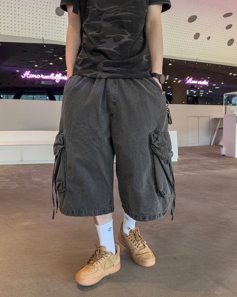DROON Pigment Strap Cargo Bermuda