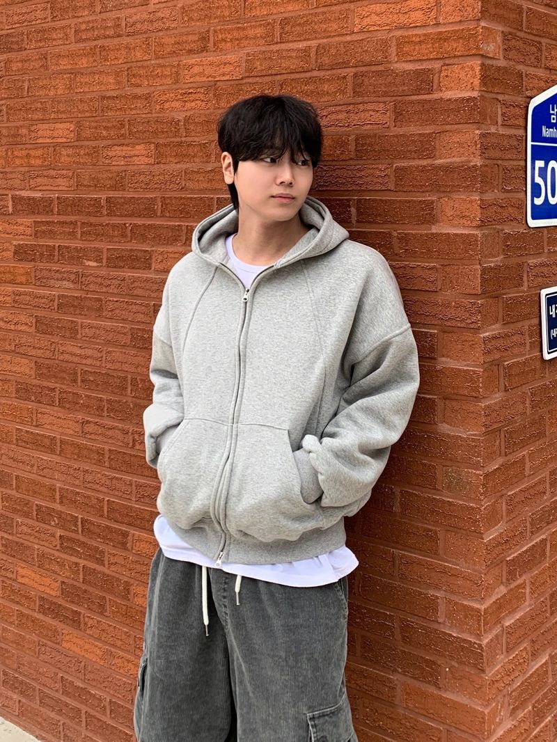 WHAT A LOOK（ワット ア ルック）の「カットアウトスウェットフードジップアップ（ジャケット/アウター）」