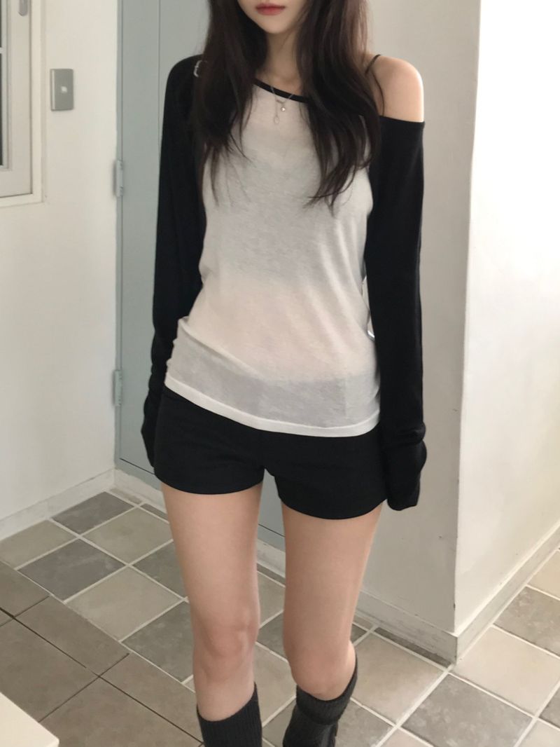 Kitten（キッテン）の「Raglan off-shoulder T-shirt (3 colors)（Tops）」