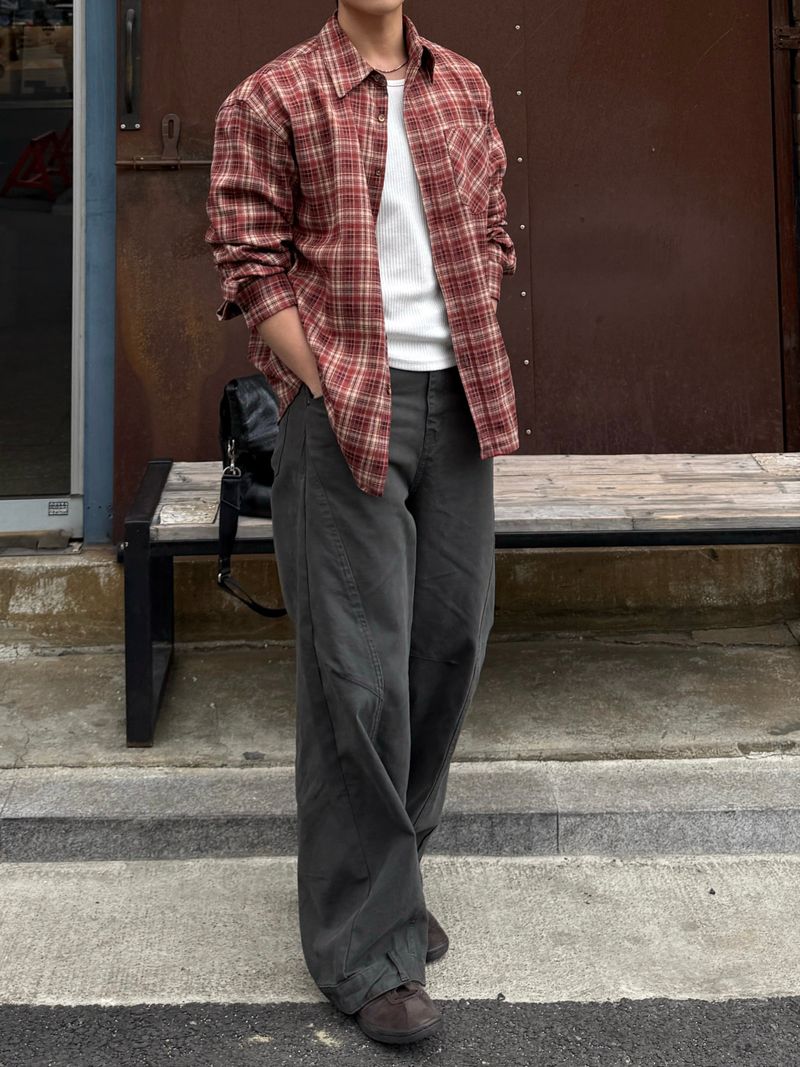 Cut line reverse pants