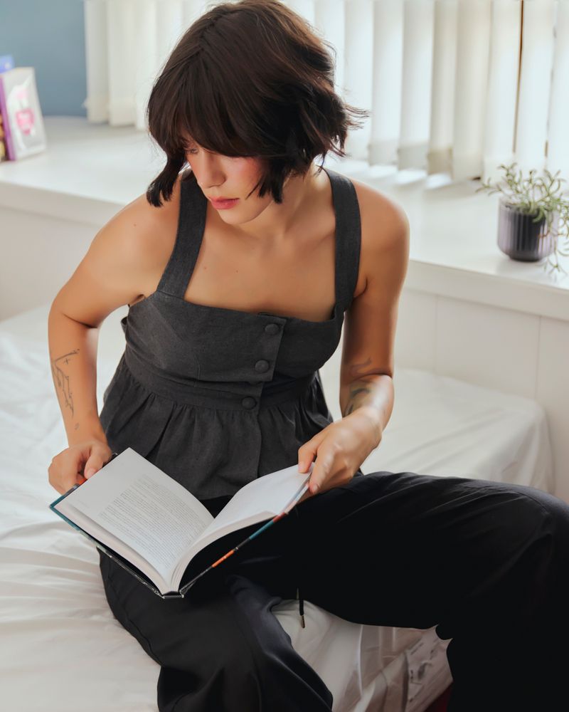 EVIE hailey CROSS-BACK TOP DARK GREY