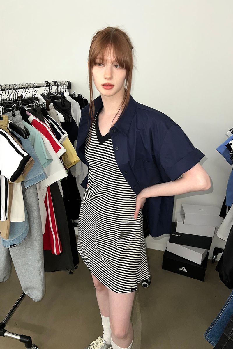 V NECK STRIPE OPS (WHITE)