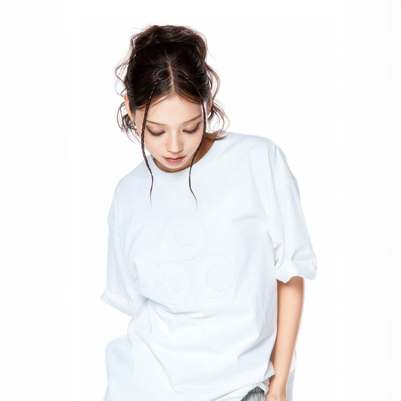 (DUC) Symbol Appliqué T-Shirt White