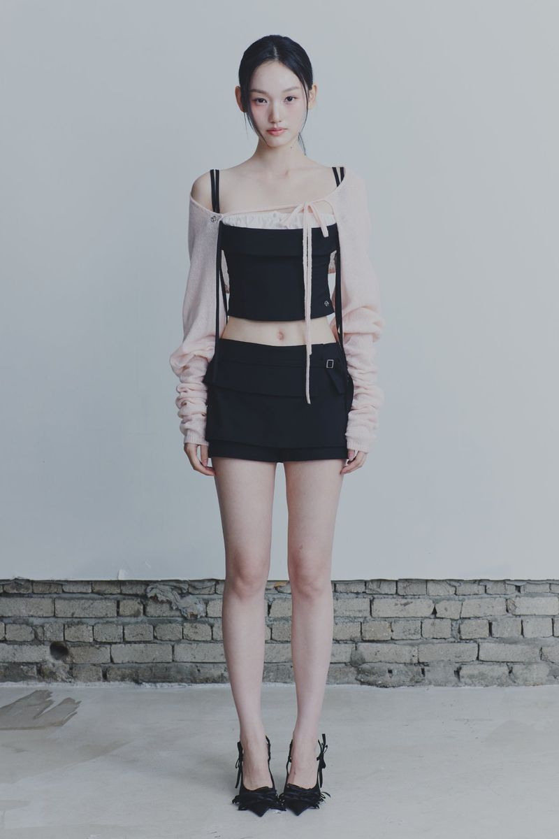 PAIN OR PLEASURE（ペインオアプレジャー）の「HEART BELTED MINI SKIRT black（Skirts）」