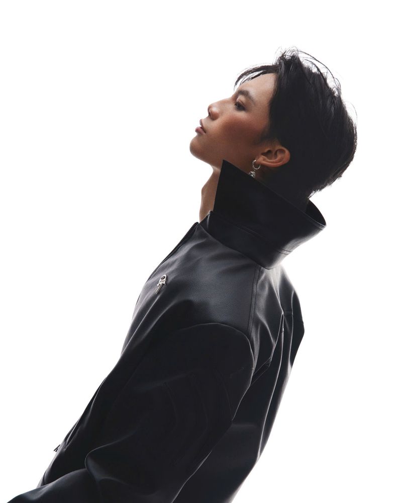 PADDED-SHOULDER LEATHER JACKET