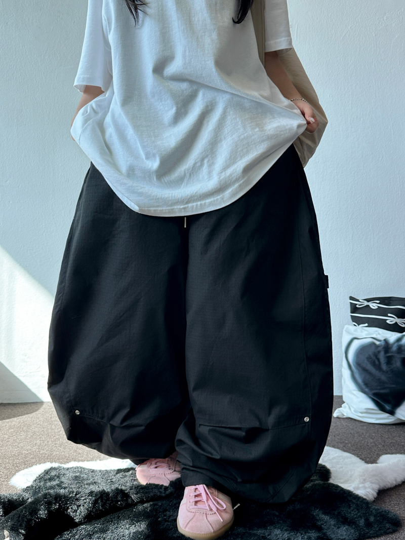 BACK ZIP HIP CAPPER BALLOON BIG LONG PANTS 💚🐣 - 3 COLORS