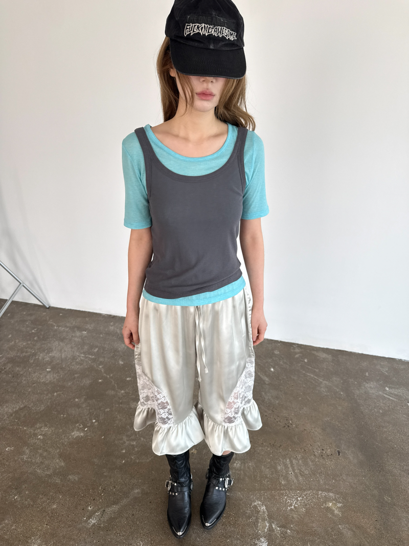 silky frill bermuda pants