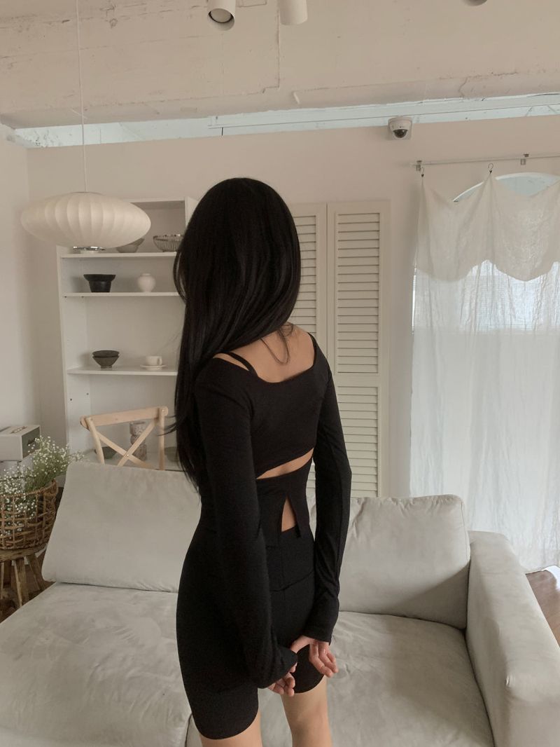 Cutout Back Slit Round Neck Long Sleeve Tee (4 Colors)