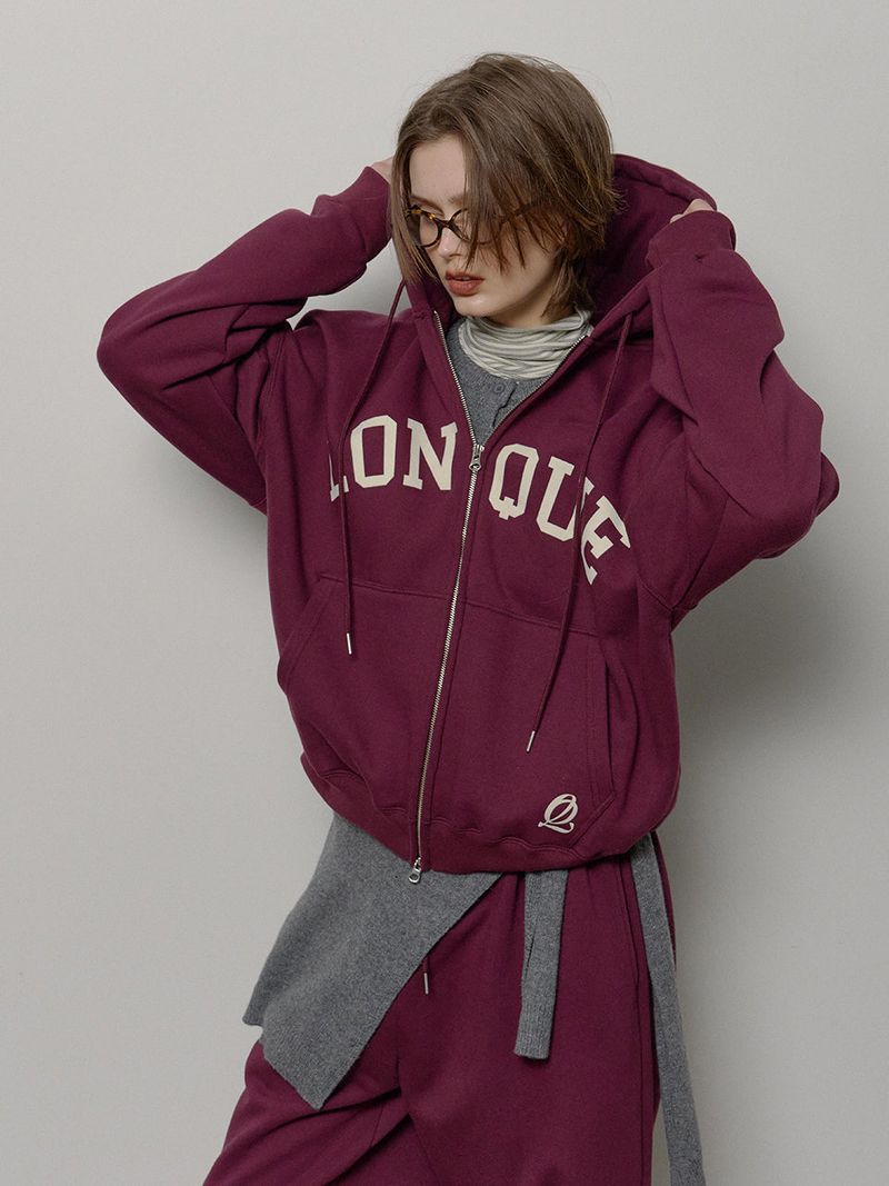LONQUE（ロンク）の「LONQUE フードジップアップ (ワイン)（トップス）」