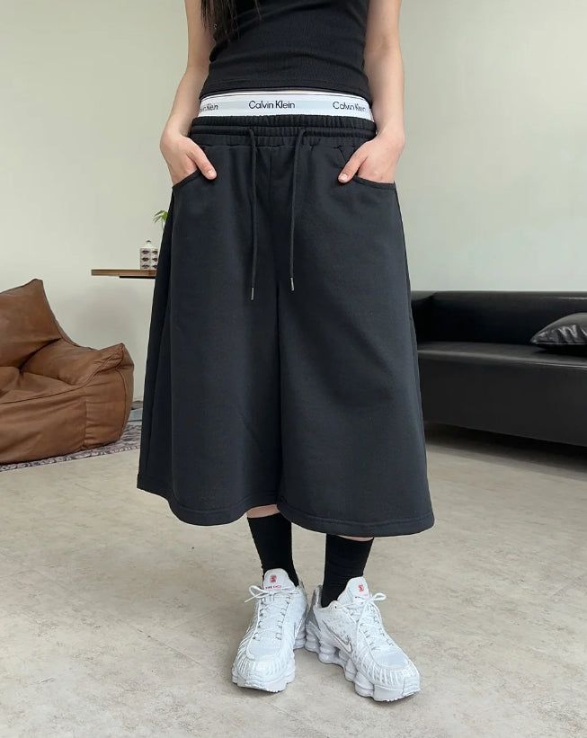 Dinede Lettering Bermuda Pants