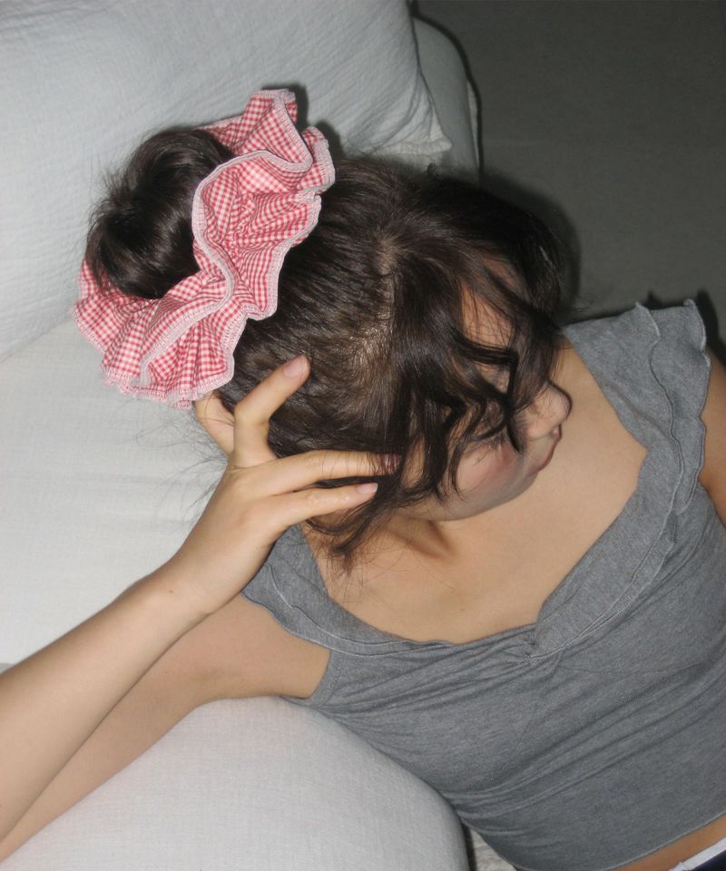 Ruffle Check Scrunchie (Red)