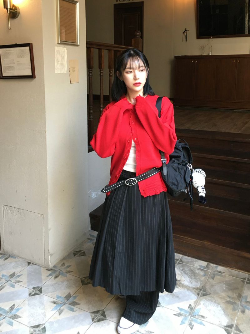 Peak Damage Crop Cardigan (4c)