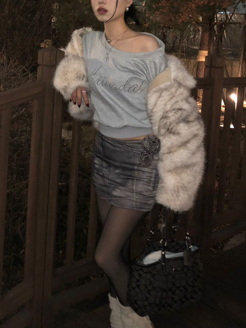 Gray Cubic Crop Sweatshirt