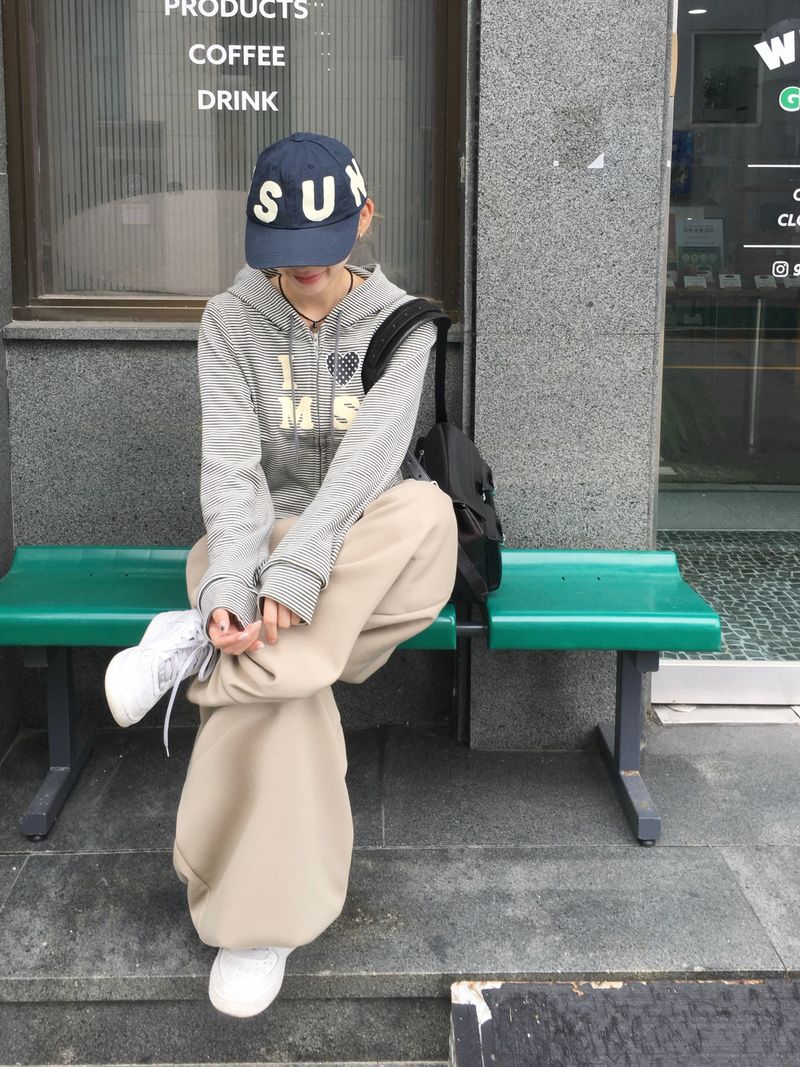 Mile Curved Two-Pocket Sweatpants (6c)