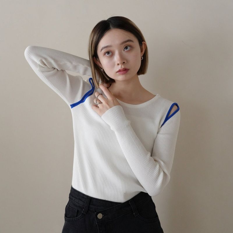 Uenui（ウニュイ）の「cut out arm hole tops（Tops）」