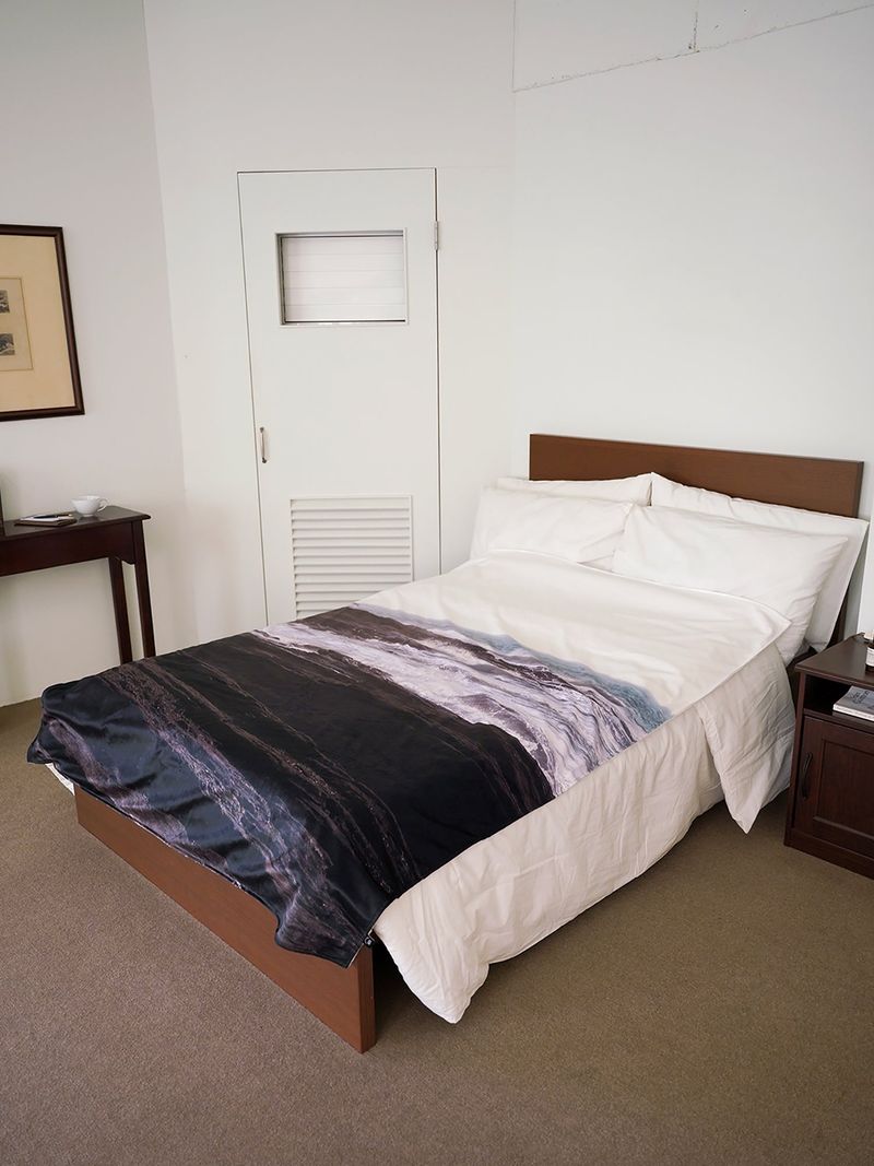 LNL cliff blanket