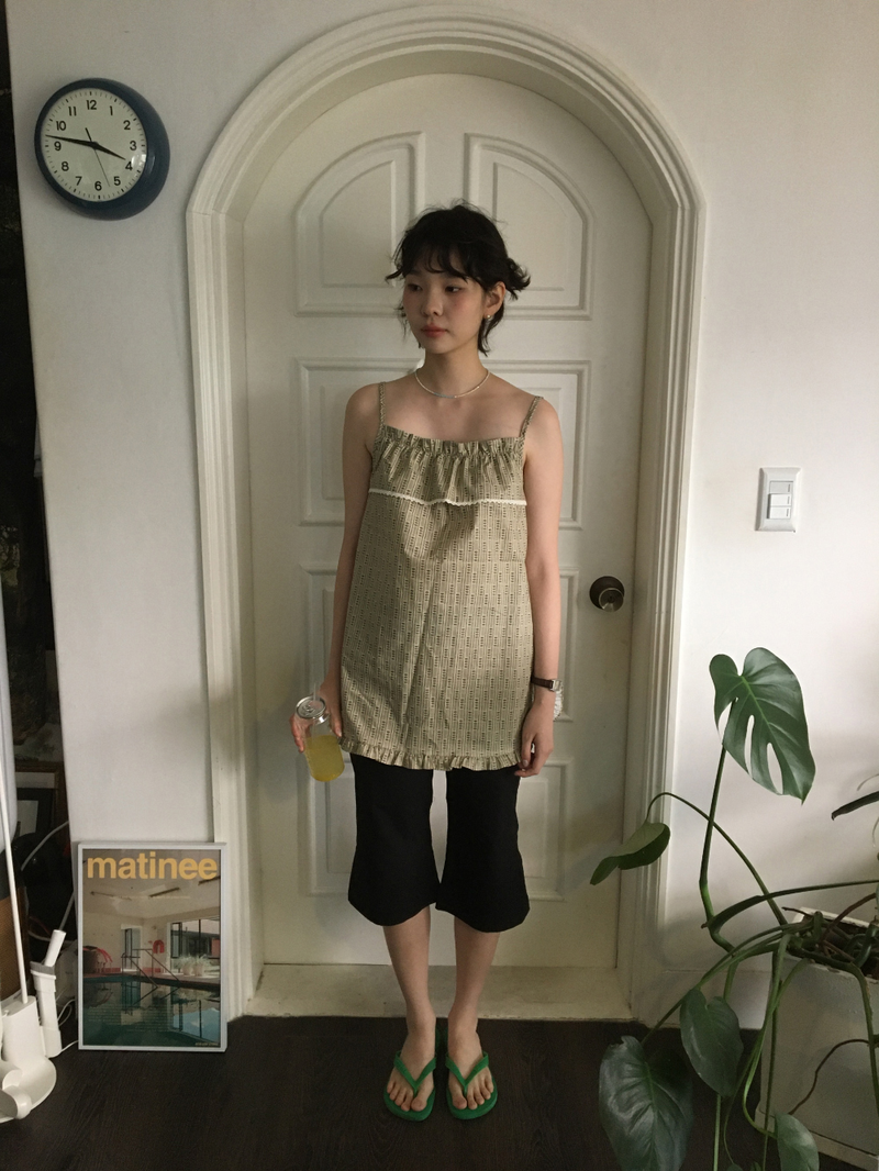 DUGGY（ダギー）の「リニア カプリ パンツ (2color)（パンツ）」