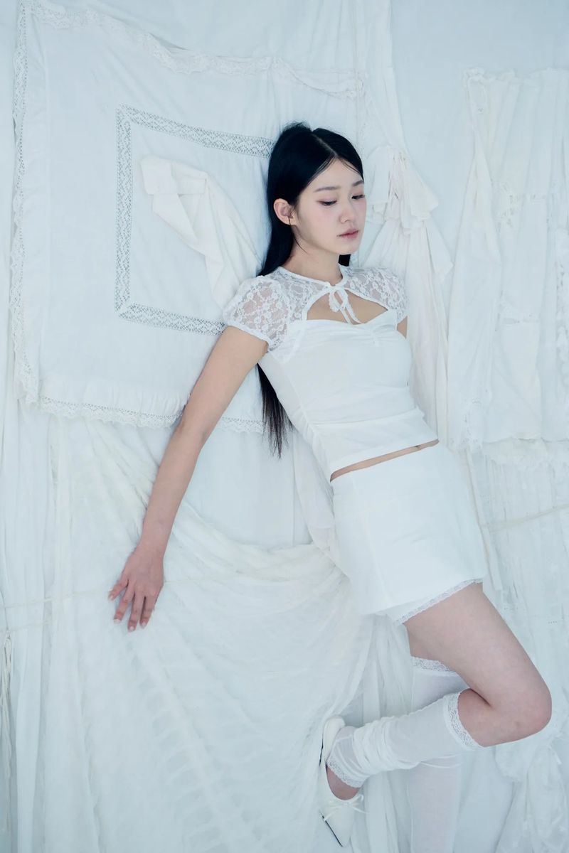 Muse lace top (Ivory)
